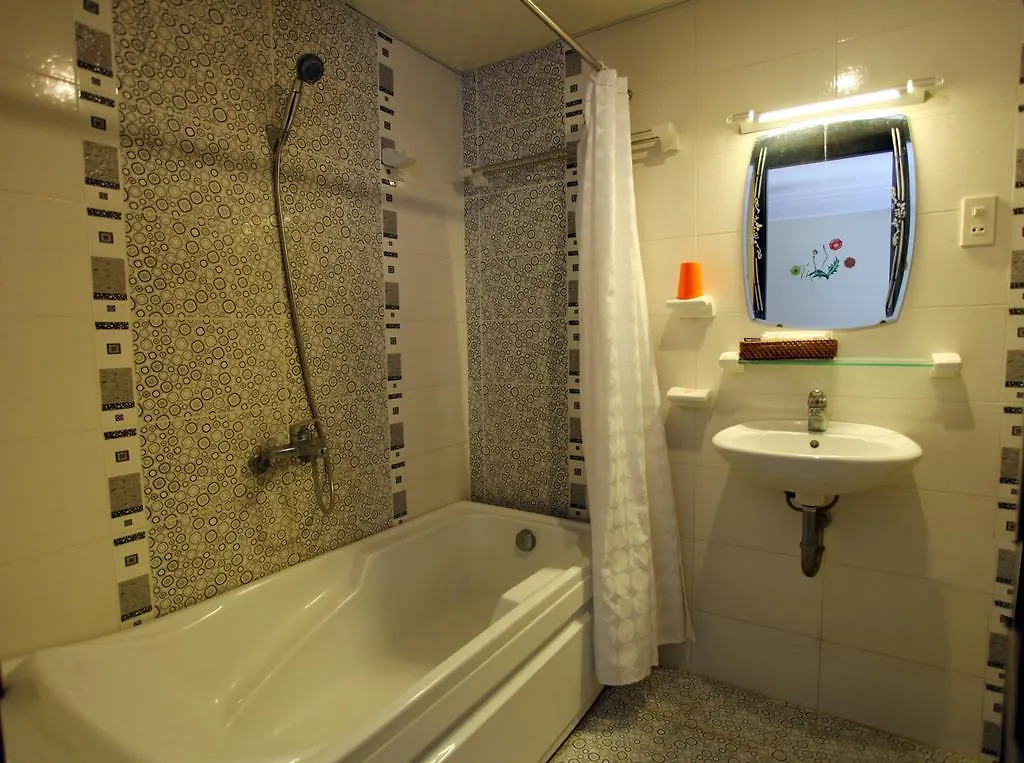 Sea Breeze Hotel نها ترانج