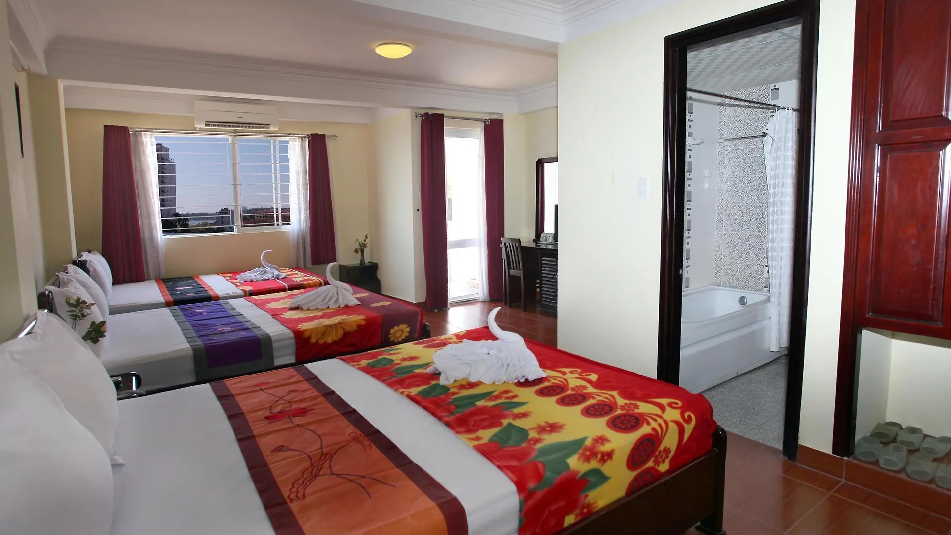 Sea Breeze Hotel نها ترانج